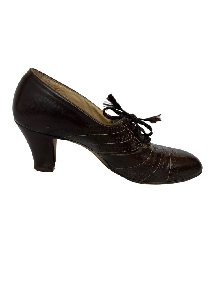 Vintage Subtle Wing Tip Shoes*